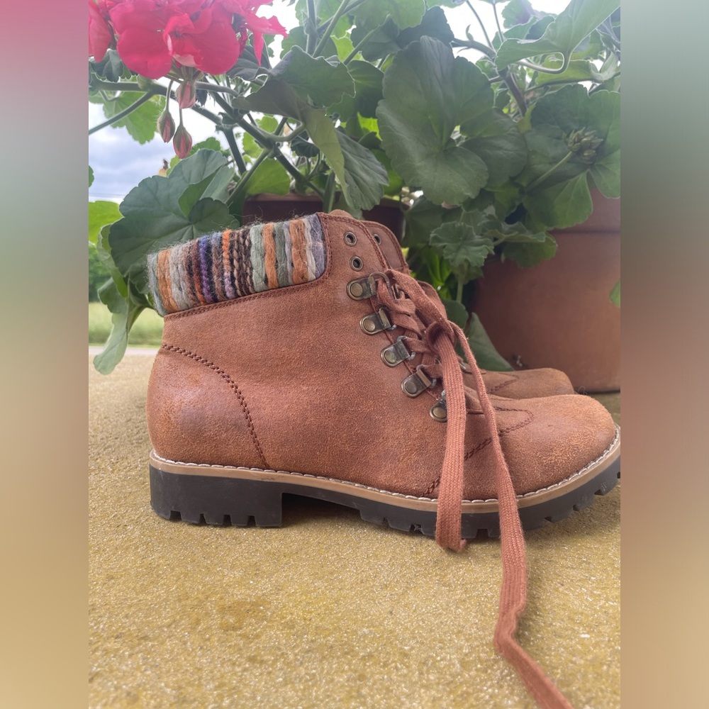 Women’s size 7 boots